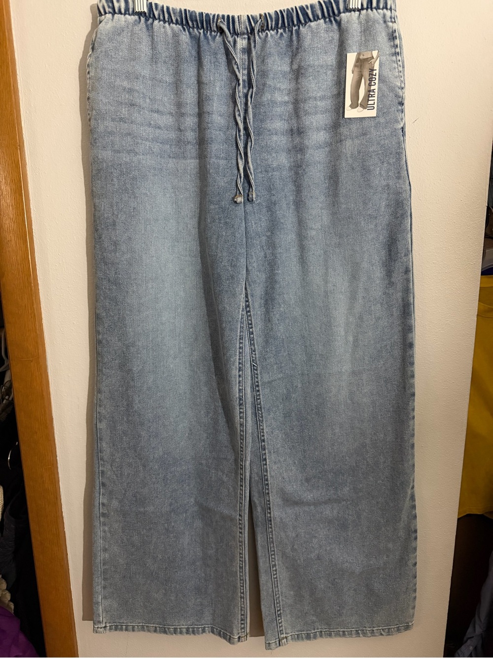 Vanilla Star Women's Light Wash Straight Leg Jeans